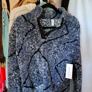 Marika cropped sherpa jacket leaopard pattern